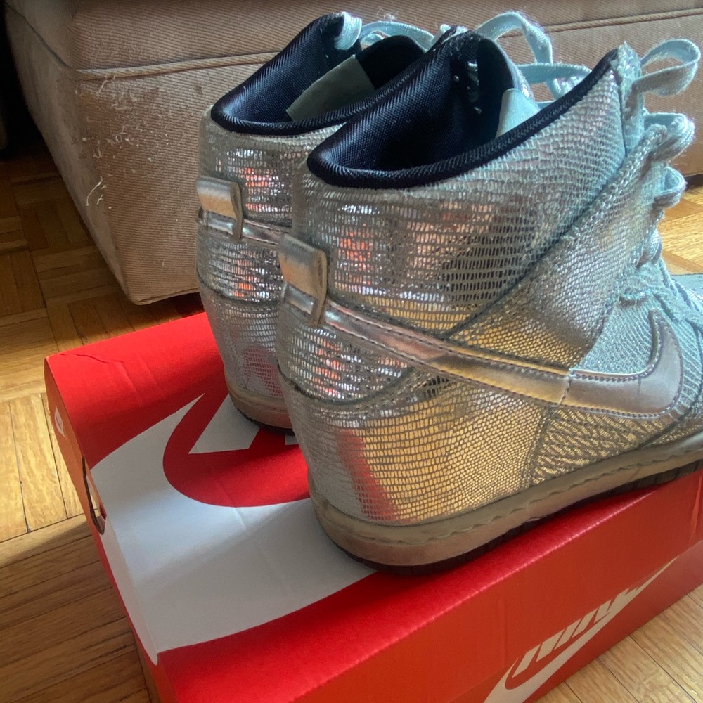 Nike Dunk HighTop - Picture 2 of 8